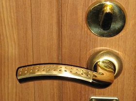 Замена дверной ручки входной двери в Кемерово